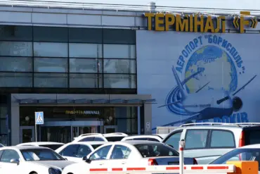 Clashes Erupt Near Kiev's Borispol Airport: Ukrainian Troops Engage Russian Forces