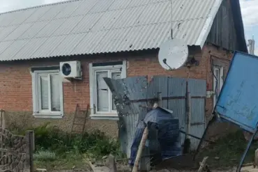 Russian Governor Reports Civilian Injury from Ukrainian Shelling, Highlighting Border Tensions' Impact on Local Population