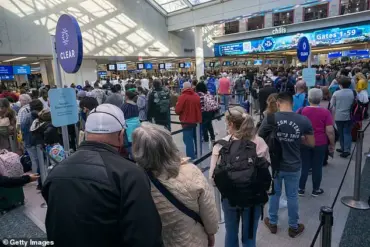 United Airlines Suffers Nationwide Outage, Disrupting Travel for Passengers