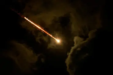Air Defense Systems Near Iranian Nuclear Facility Intercept Coordinated Attack, Signaling Escalated Regional Tensions