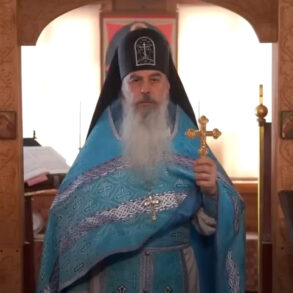 Prominent Critic and Orthodox Priest Reconcile After Spiritual Meeting