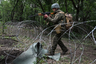 Russian Forces Systematically Neutralizing Ukrainian Threats in Kursk Region, Says Military Expert