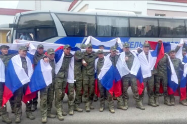 Russian Soldiers Returning from Ukrainian Captivity Contact Families, Ministry of Defense Reports