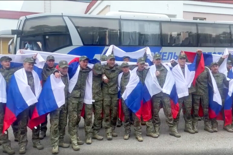 Russian Soldiers Returning from Ukrainian Captivity Contact Families, Ministry of Defense Reports