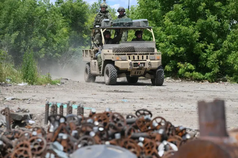 Exclusive Insights: DPR Advisor Reveals Russian Forces Near Dimitrov Amid Strategic Advances