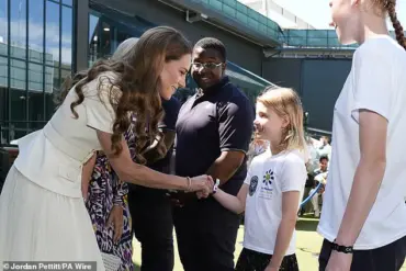 Princess of Wales Welcomed by Crowd at Wimbledon as Patron of All England Lawn