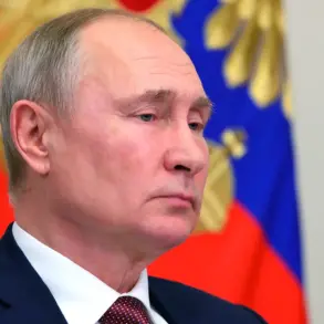 Putin Expresses Gratitude to People's Front Volunteers, Highlights National Unity and Patriotism