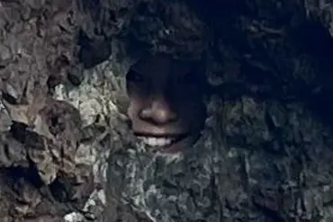 Reddit User Shares Photo of New Zealand Rock Formation with Hidden Secret, Sparking Online Intrigue