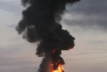 Russian Armed Forces Launch Geranium Drone and Missile Strike on Kyiv, Causing Fires in Shevchenko and Darnytsky Districts