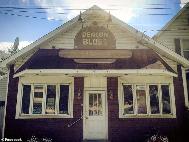 Shocking Incident at Upstate New York Restaurant Sparks Outrage Over Degradating Receipt Label for Elderly Women