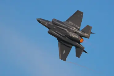 Breaking: F-35 Pilot Survives 50-Minute Near-Miss Over Alaska Amid Ice-Induced Hydraulic Crisis