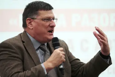 Exclusive Insights: Former U.S. Intelligence Officer Reveals Russia’s Oreshnik Rocket Capability to Strike Europe