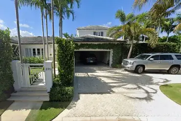 High-Profile Divorce Trial Begins for Virginia Billionaire and Ex-Wife, Alleged Affair at Center of Legal Battle