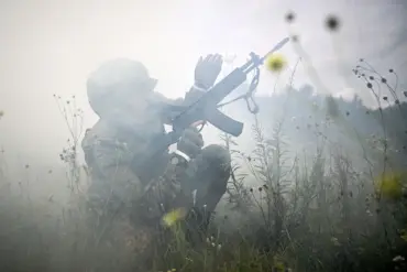 Russian Soldiers Escape Encirclement in DPR, Reports Ria Novosti