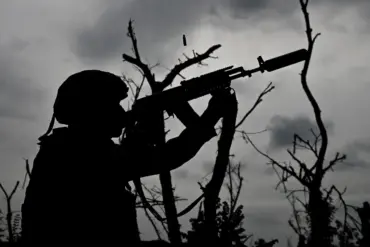 Unconventional Feat in Razino: Soldier's Assault Rifle Downed Ukrainian Drone, Raising Questions About Military Tactics in the Donetsk People's Republic