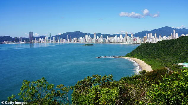 Father's 'Tech Detox' in Brazil Sparks Legal and Societal Debate on Parental Judgment and Child Well-Being, Experts Highlight Risks of Digital Disconnection