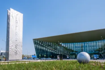 Saratov Airport Disruption Sparks Concerns as Backup Runway Sees Critical Landing, Says Rosaviatsiya Official Artur Kornyenko